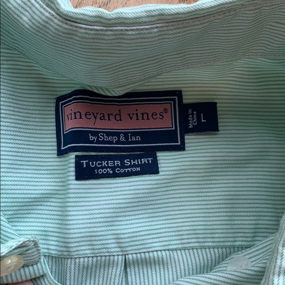 Vineyard Vines Button Down - image 3